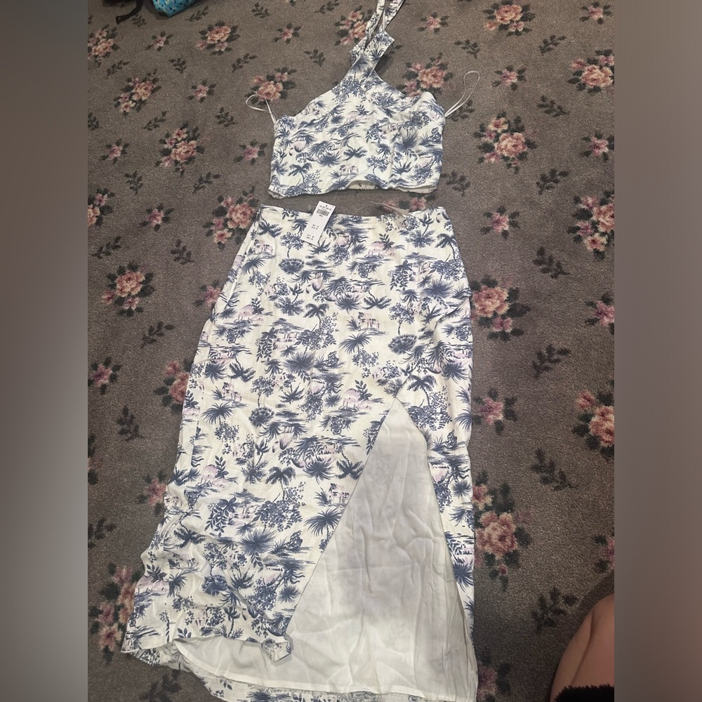 Abercrombie Matching Crop top & Skirt NWT!